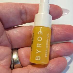 Byroe Pear Serum Oil 0.67 fl oz / 20 ml. Travel size